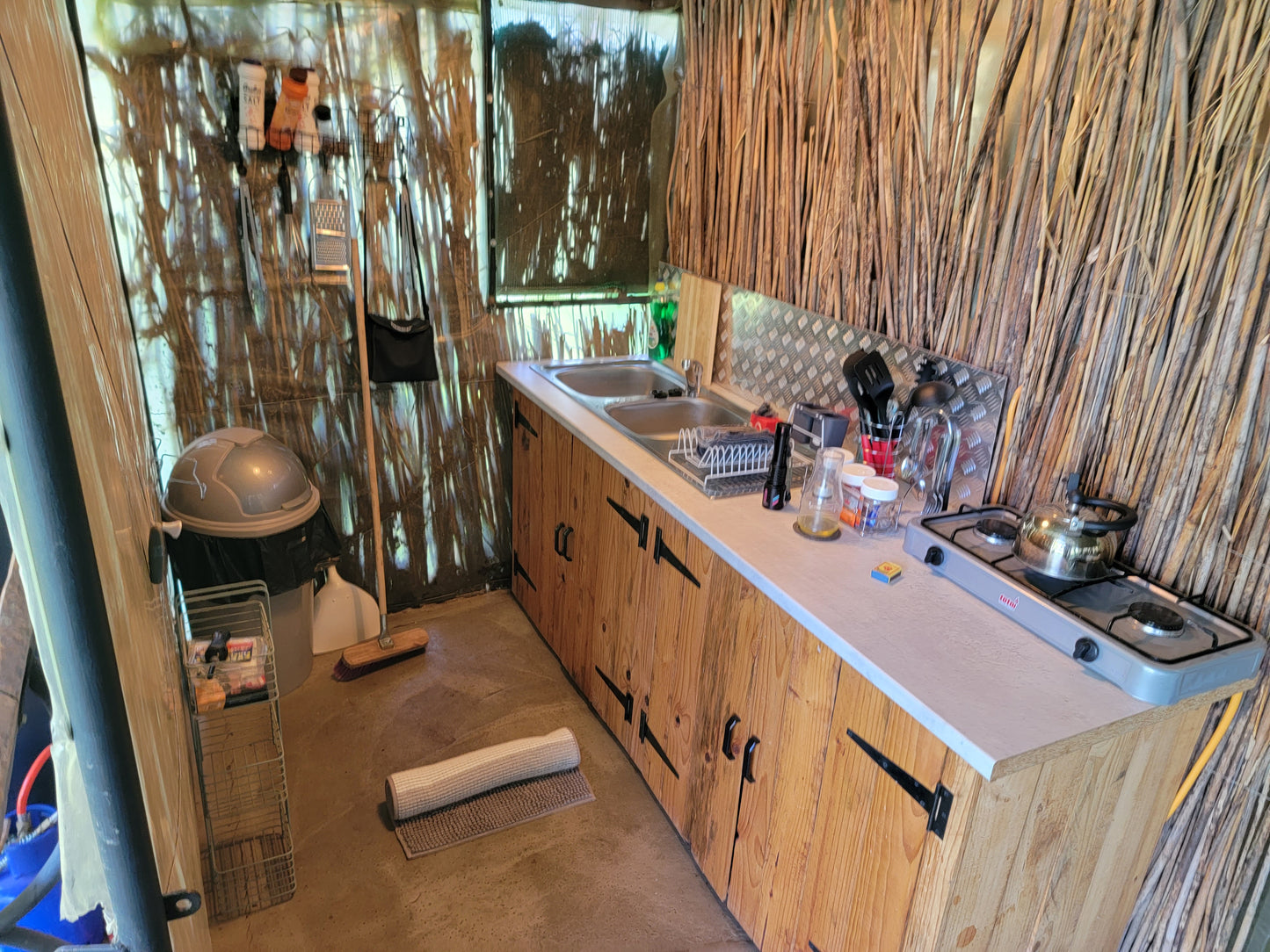 African Darter Hut - Wilger Rus