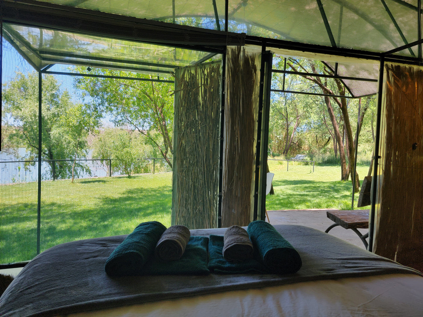 African Darter Hut - Wilger Rus